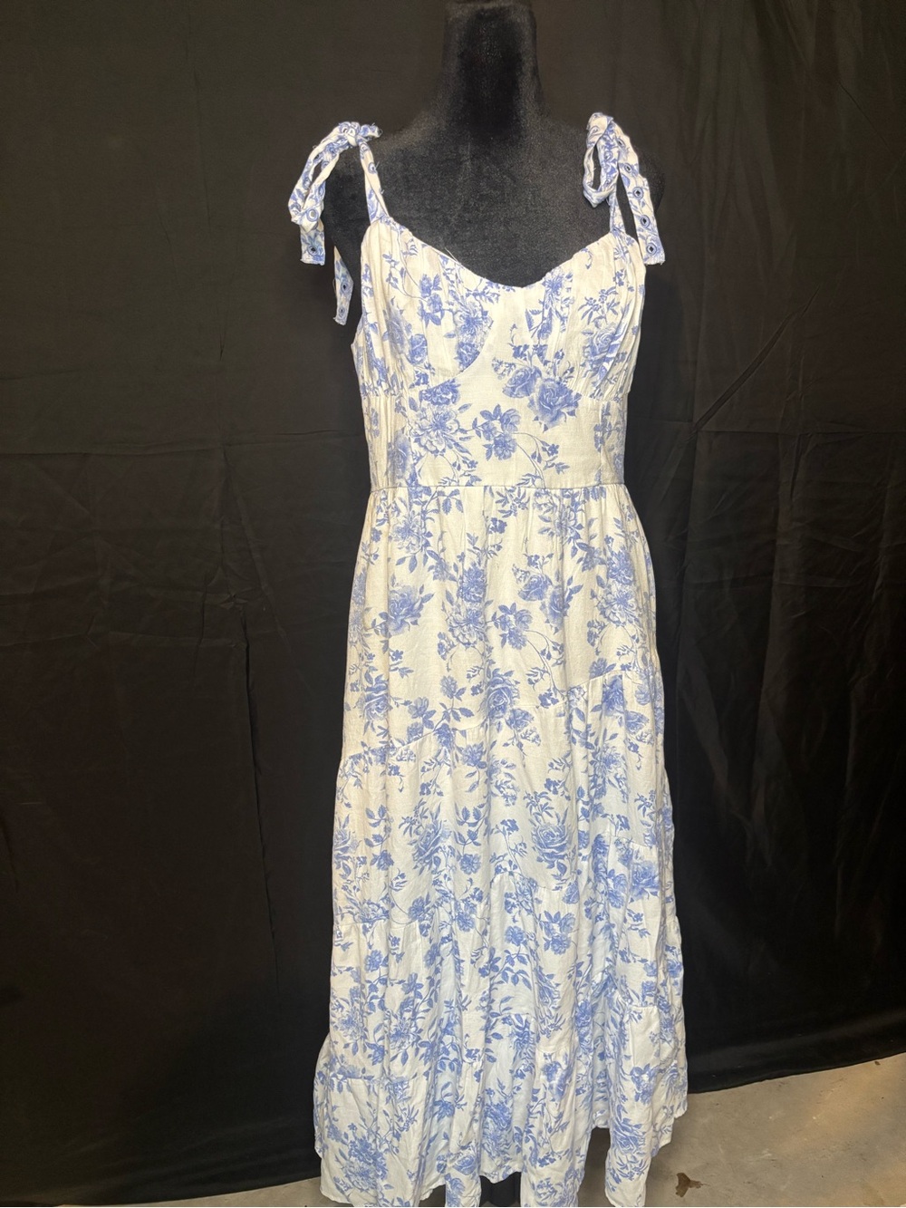 Altar'd State Marley Floral Maxi Dress NWT Blue White L Adjustable Tie Straps